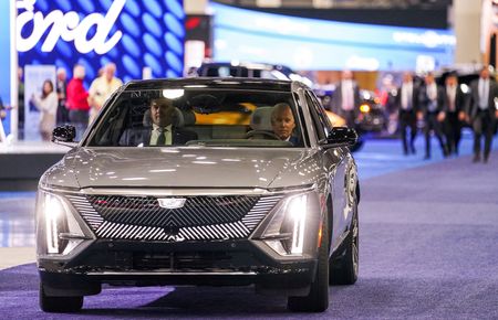 tagreuters.com2023binary_LYNXMPEJ400K4-VIEWIMAGE