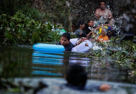 tagreuters.com2023binary_LYNXMPEJ4B0SA-VIEWIMAGE